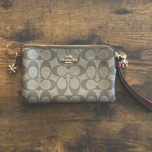 Coach wristlet wallet